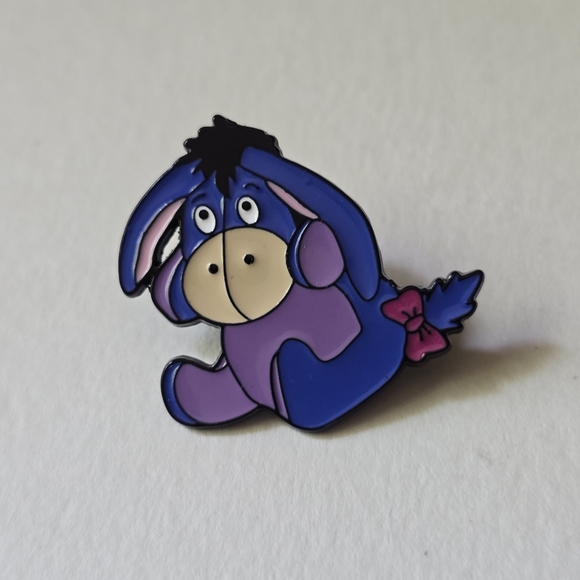 Eeyore Enamel Pin - Picture 1 of 3